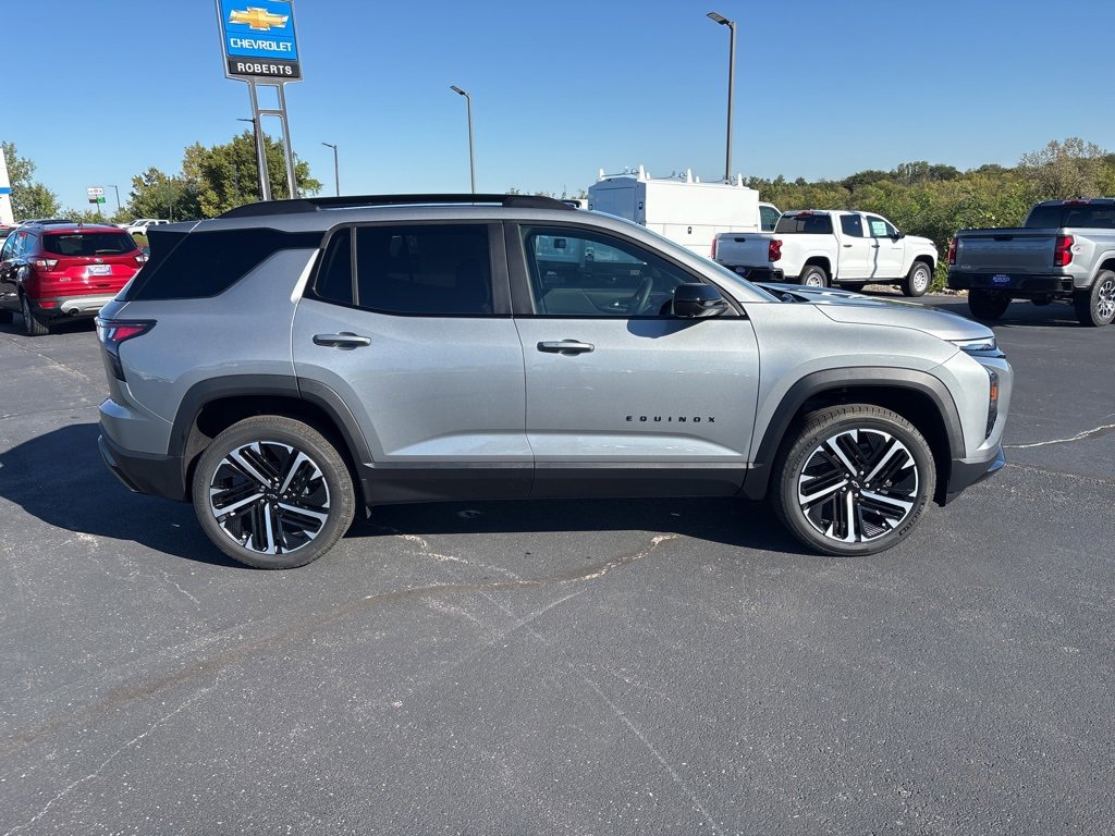 2026 Chevrolet Equinox RS photo 2