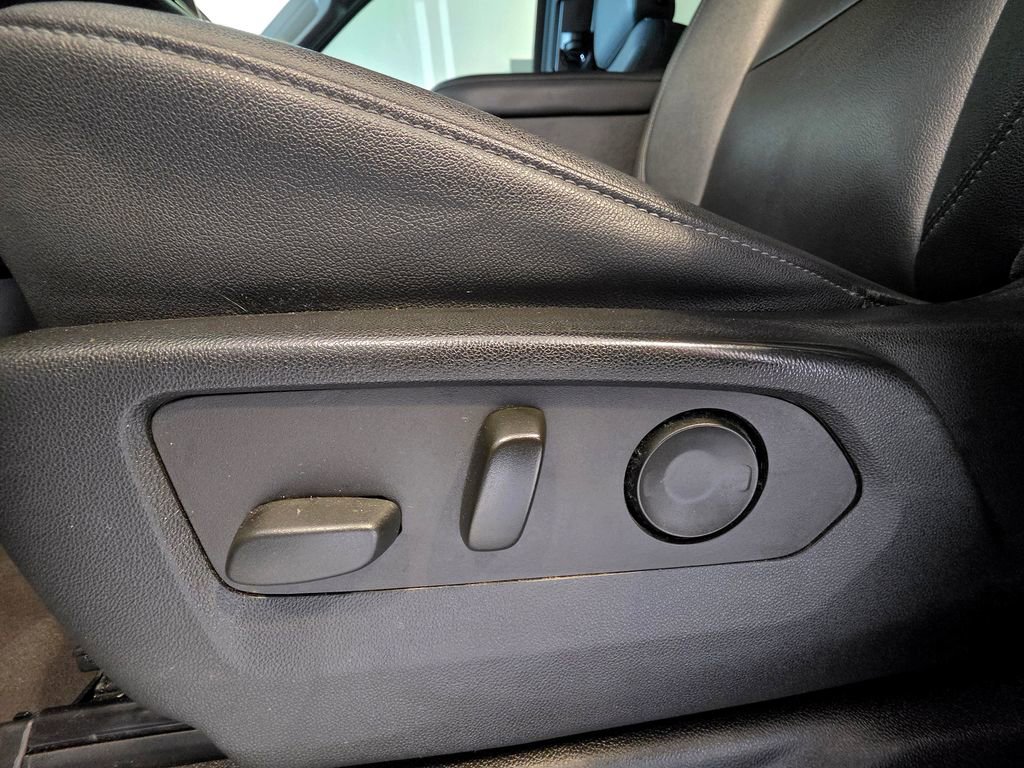 2022 Chevrolet Suburban LT - Photo 22