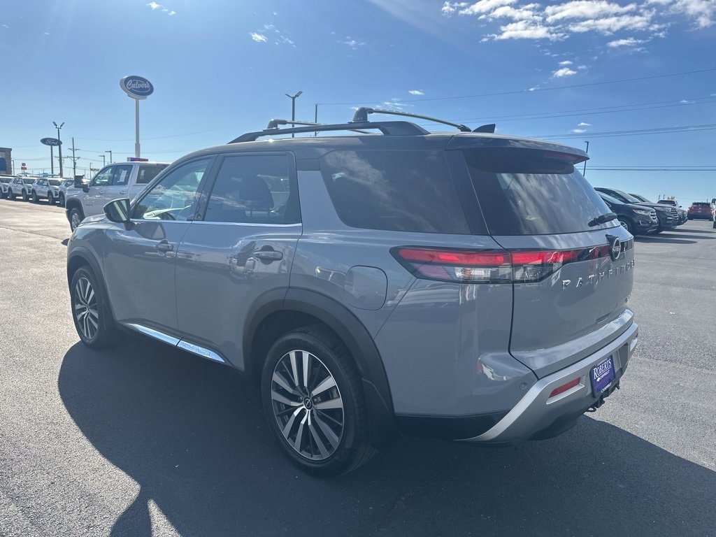 Used 2022 Nissan Pathfinder Platinum SUV