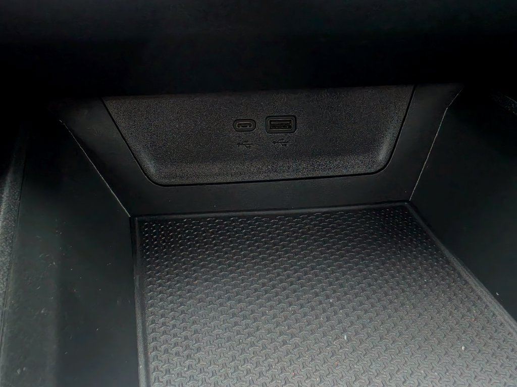 2027 Chevrolet Equinox LT - Photo 40