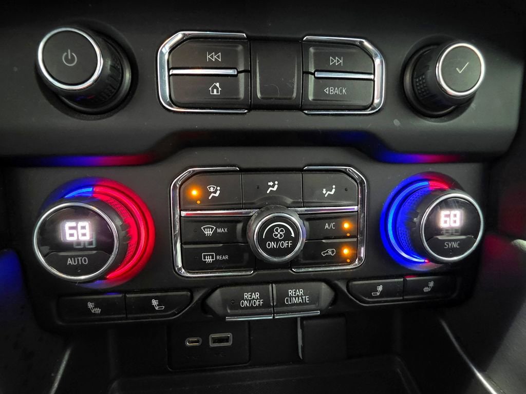2022 Chevrolet Suburban LT - Photo 42
