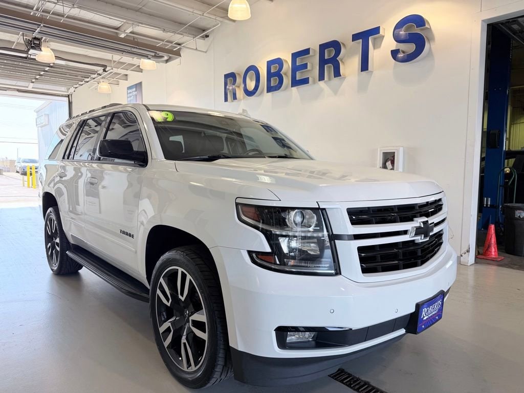 Used 2021 Chevrolet Tahoe Premier with VIN 1GNSKSKDXMR113980 for sale in Kansas City
