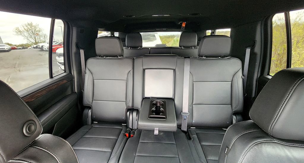 2022 Chevrolet Suburban LT - Photo 46