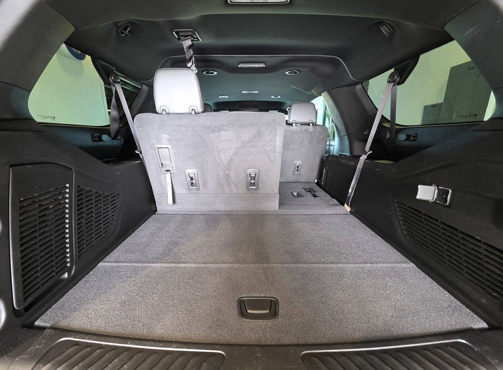 2022 Chevrolet Suburban LT - Photo 10