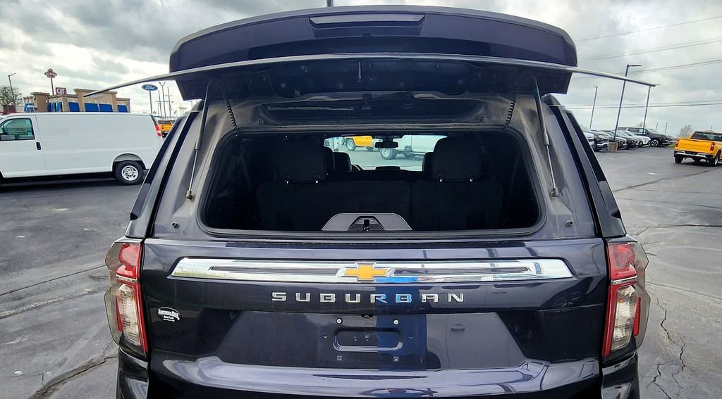 2022 Chevrolet Suburban LT - Photo 11
