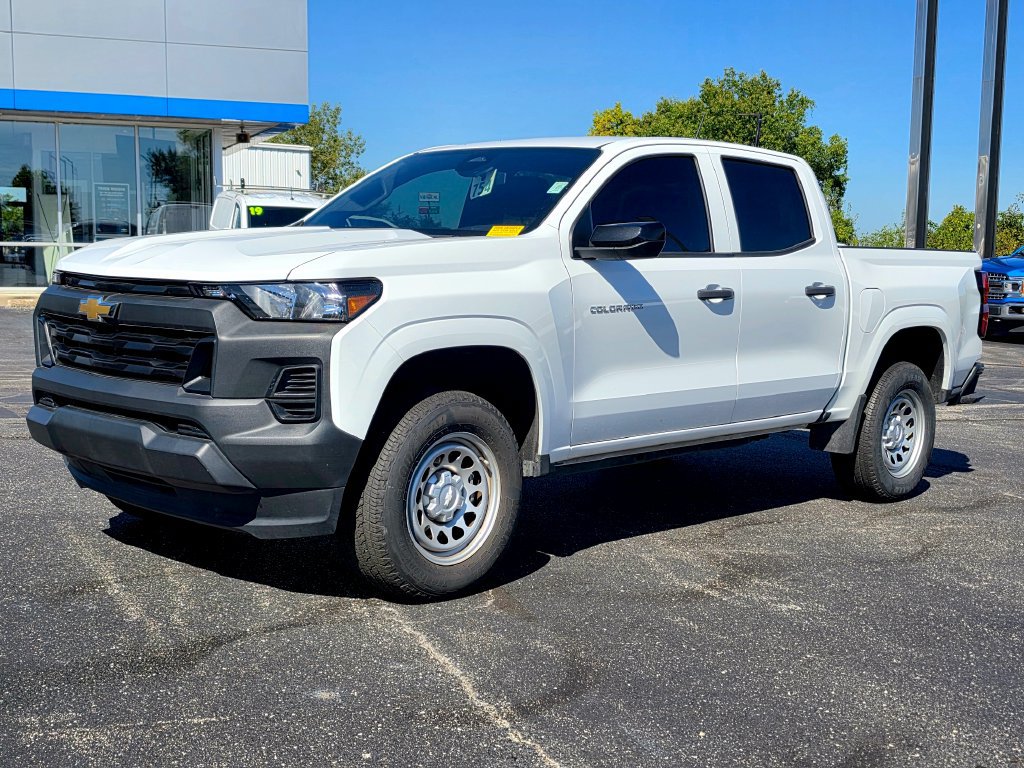 Used 2024 Chevrolet Colorado Work Truck with VIN 1GCPSBEK7R1169048 for sale in Kansas City