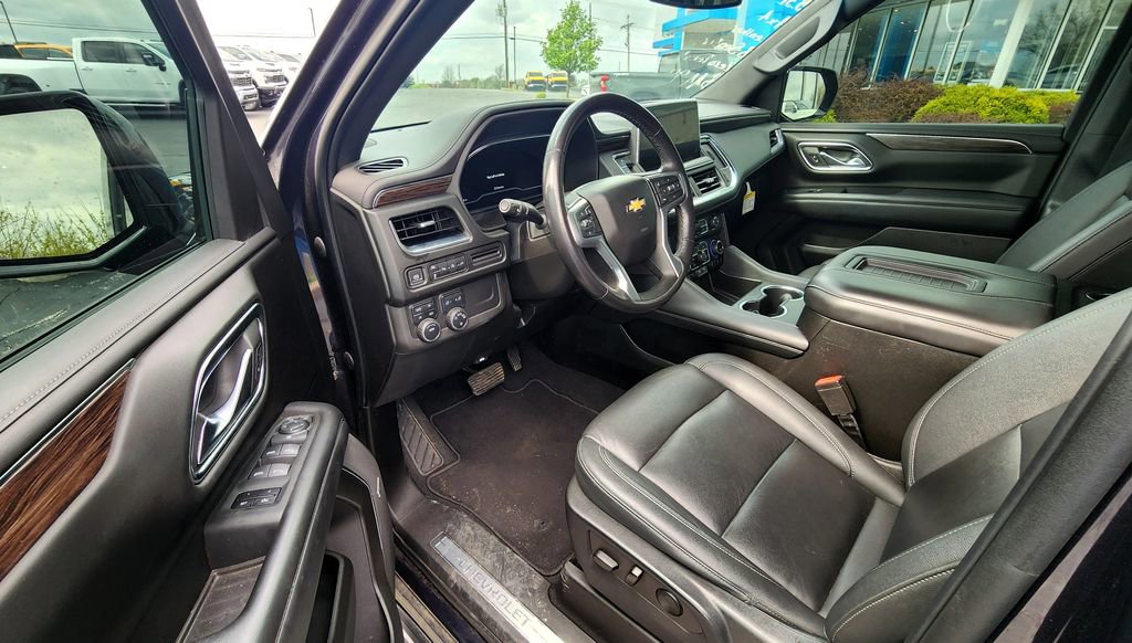 2022 Chevrolet Suburban LT - Photo 18