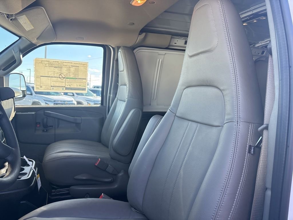 2025 Chevrolet Express Cargo Work Van - Photo 14