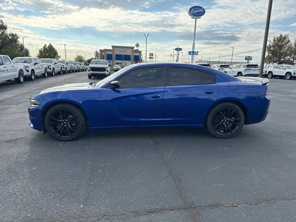 2018 Dodge Charger SXT photo 2