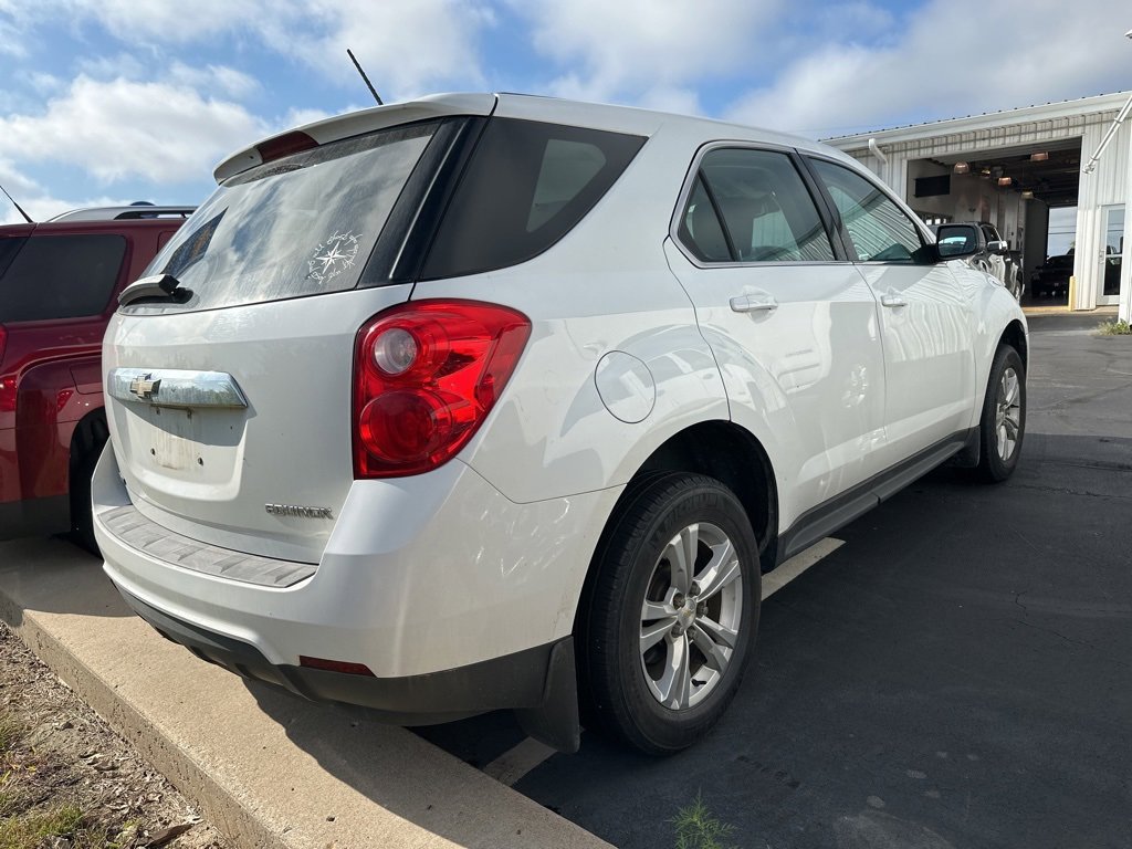 2015 Chevrolet Equinox LS photo 2
