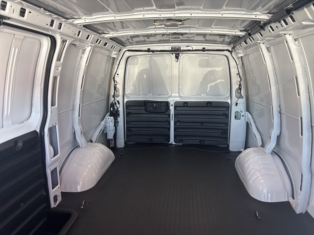 2025 Chevrolet Express Cargo Work Van - Photo 26