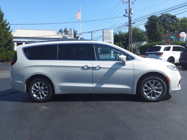 Used 2021 Chrysler Pacifica Touring L with VIN 2C4RC3BG6MR523206 for sale in Meriden, CT