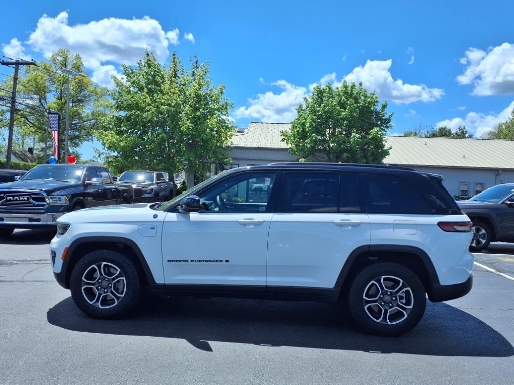 2023 Jeep Grand Cherokee 4xe Trailhawk photo 4