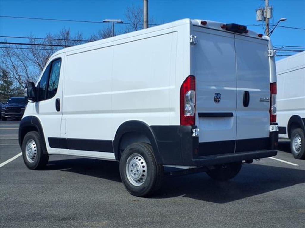 New 2025 Ram ProMaster PROMASTER 1500 TRADESMAN CARGO VAN LOW ROOF 118' W Cargo Van