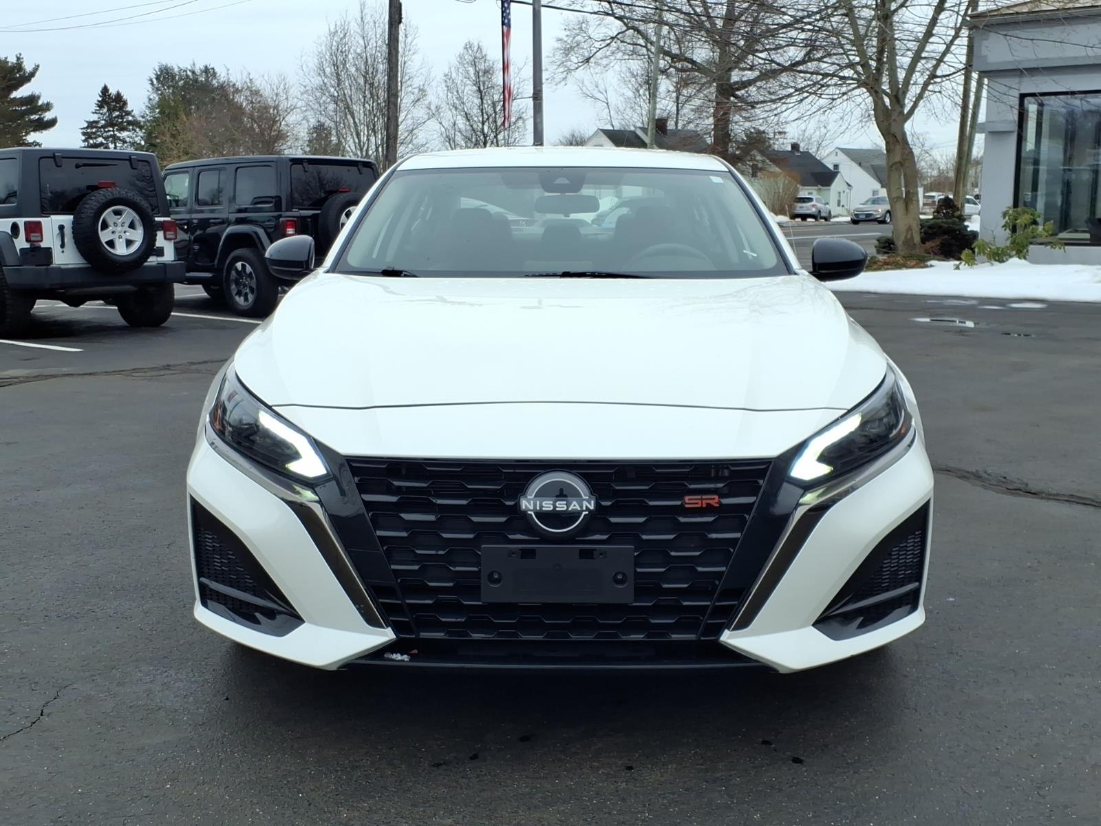 2023 Nissan Altima SR - Photo 8