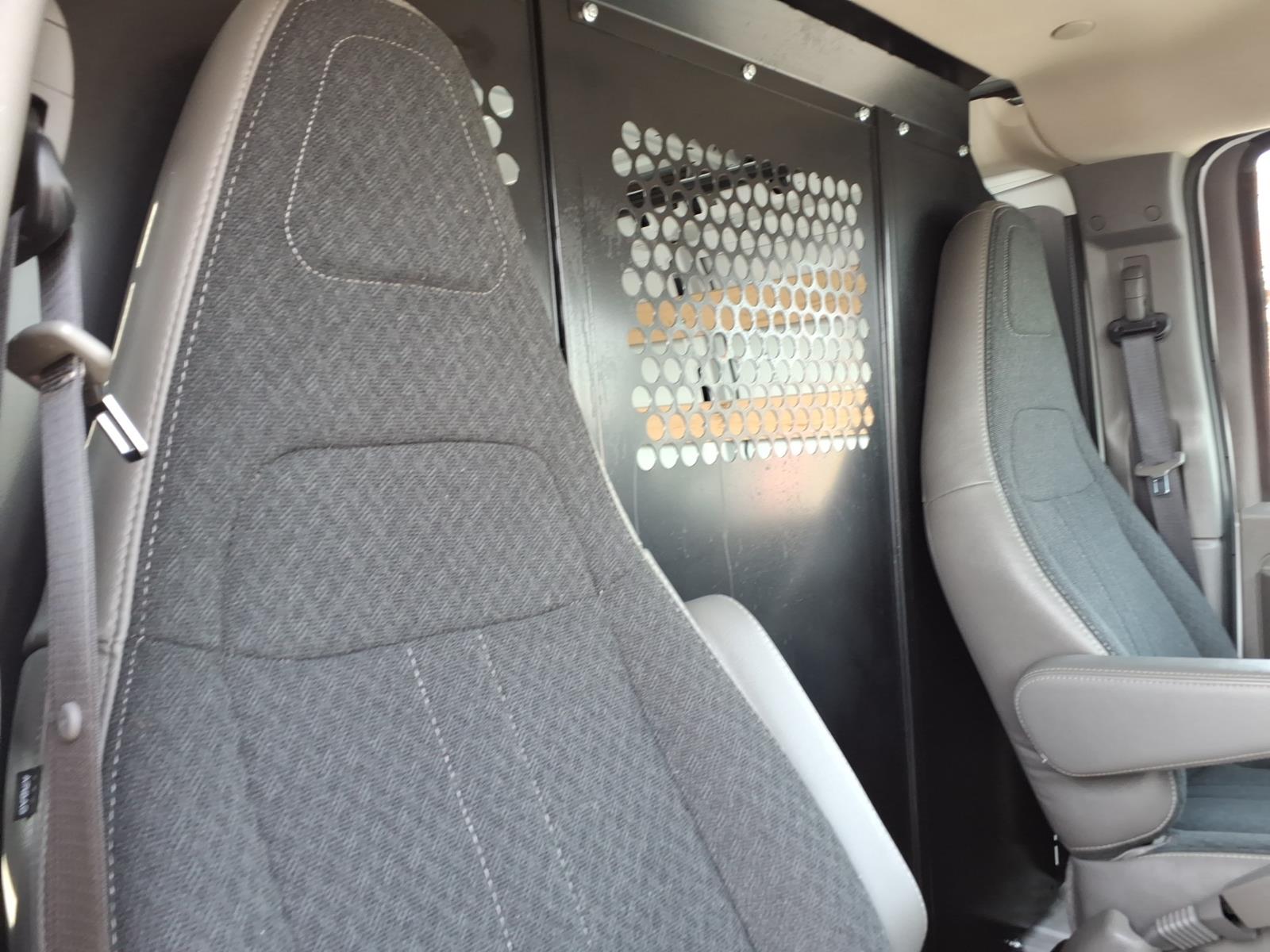 2023 GMC Savana Cargo Work Van - Photo 24