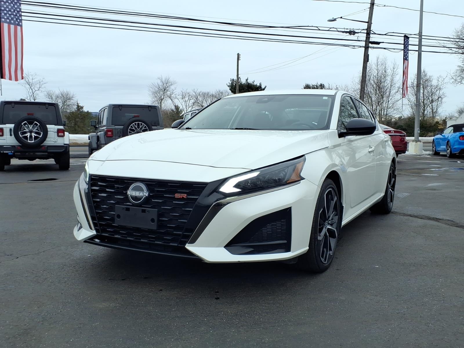2023 Nissan Altima SR - Photo 7