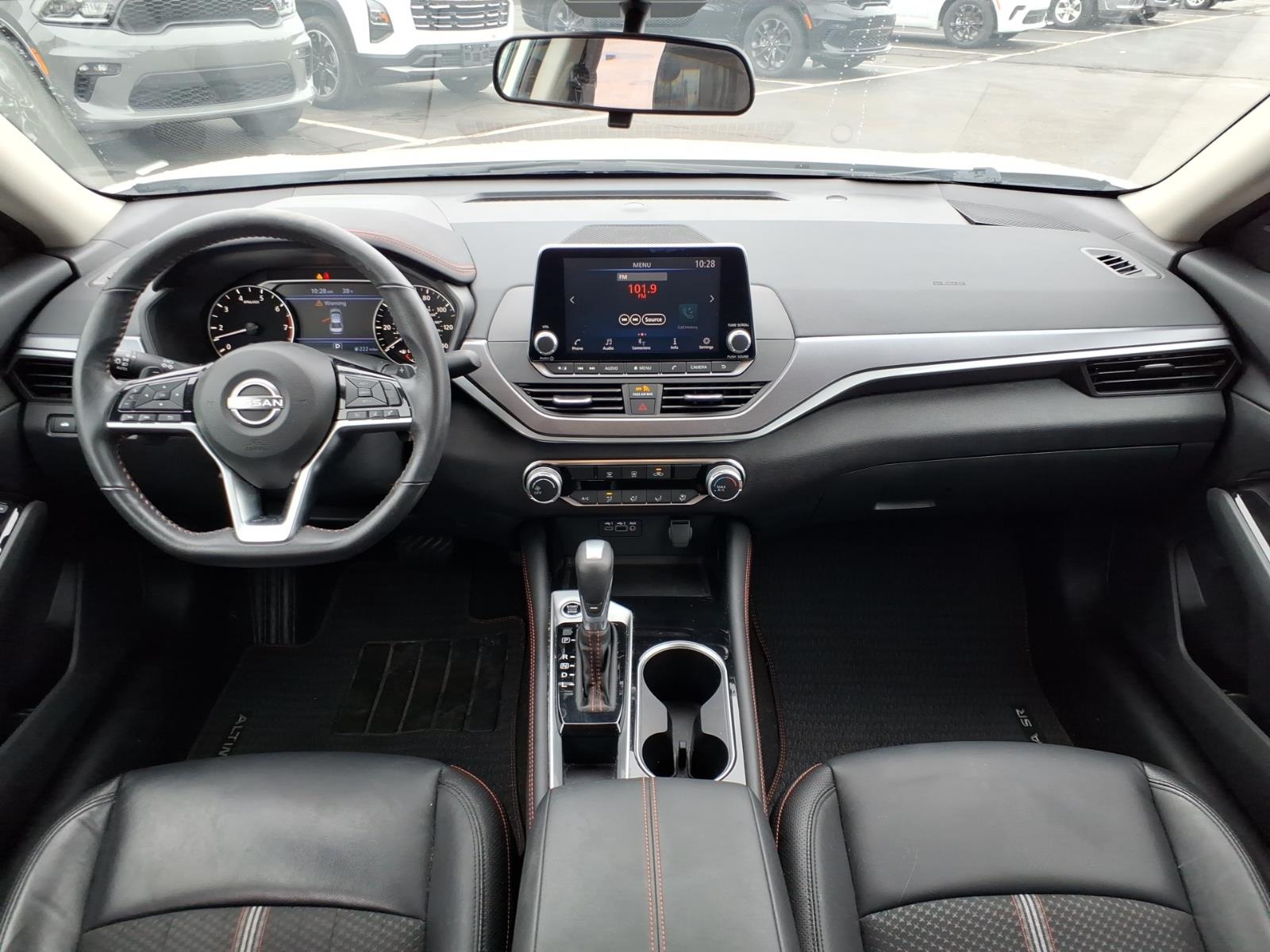 2023 Nissan Altima SR - Photo 13