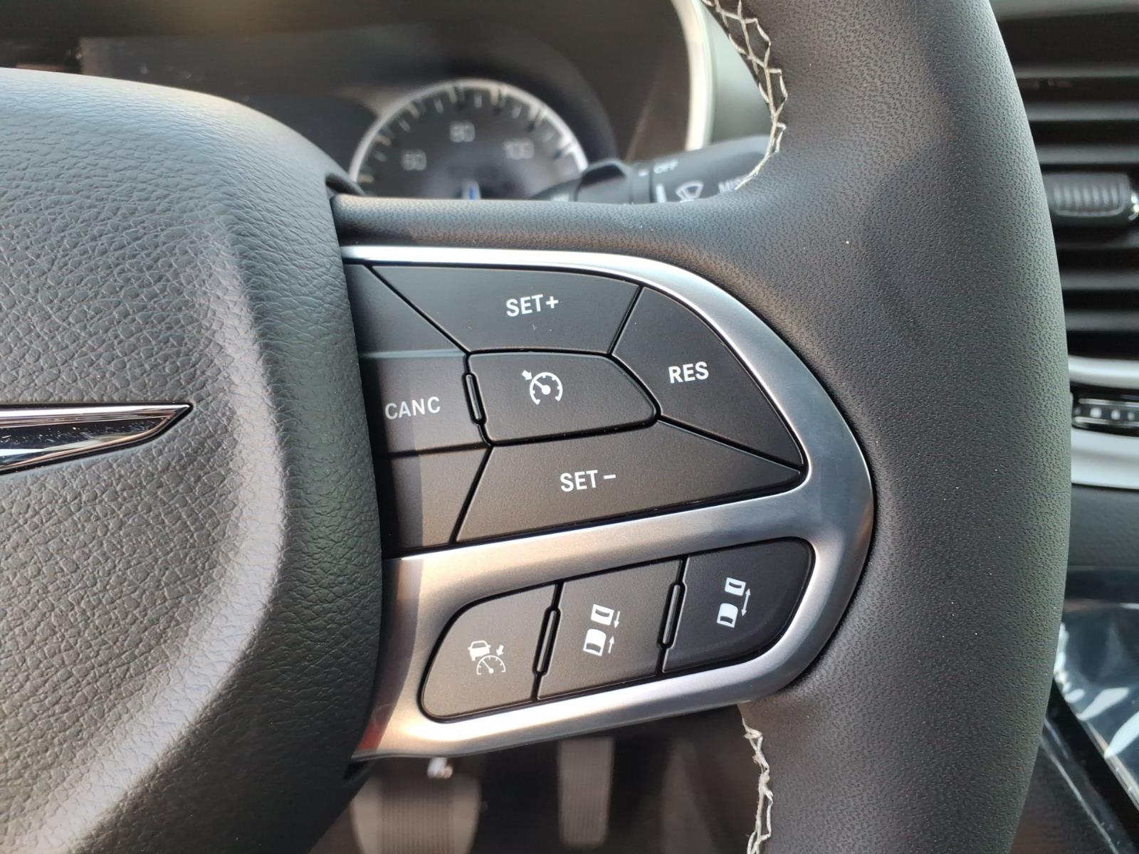 2026 Chrysler Voyager LX - Photo 14