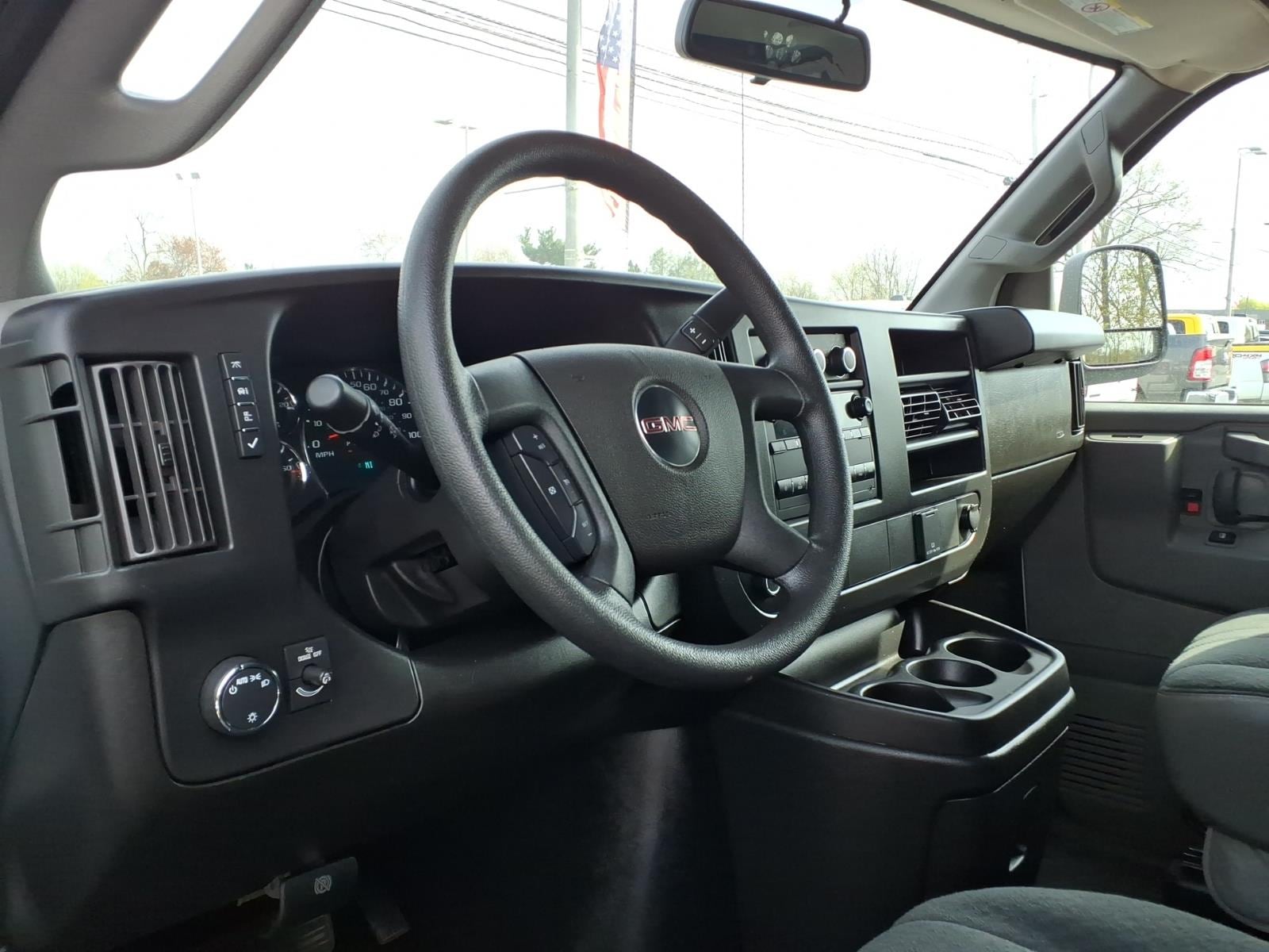 2023 GMC Savana Cargo Work Van - Photo 17