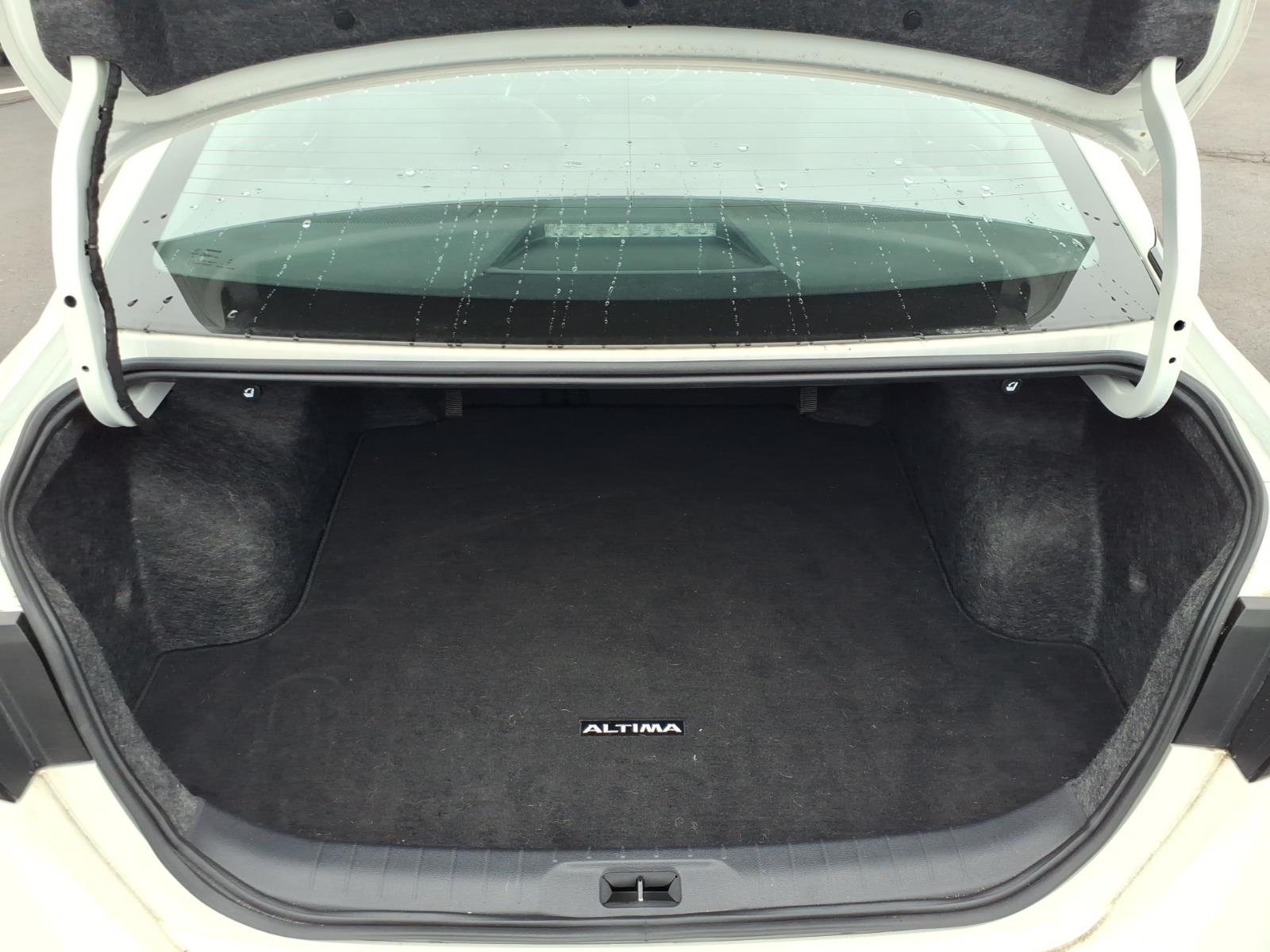 2023 Nissan Altima SR - Photo 11