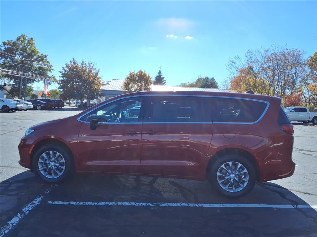 New 2026 Chrysler Pacifica SELECT AWD Passenger Van