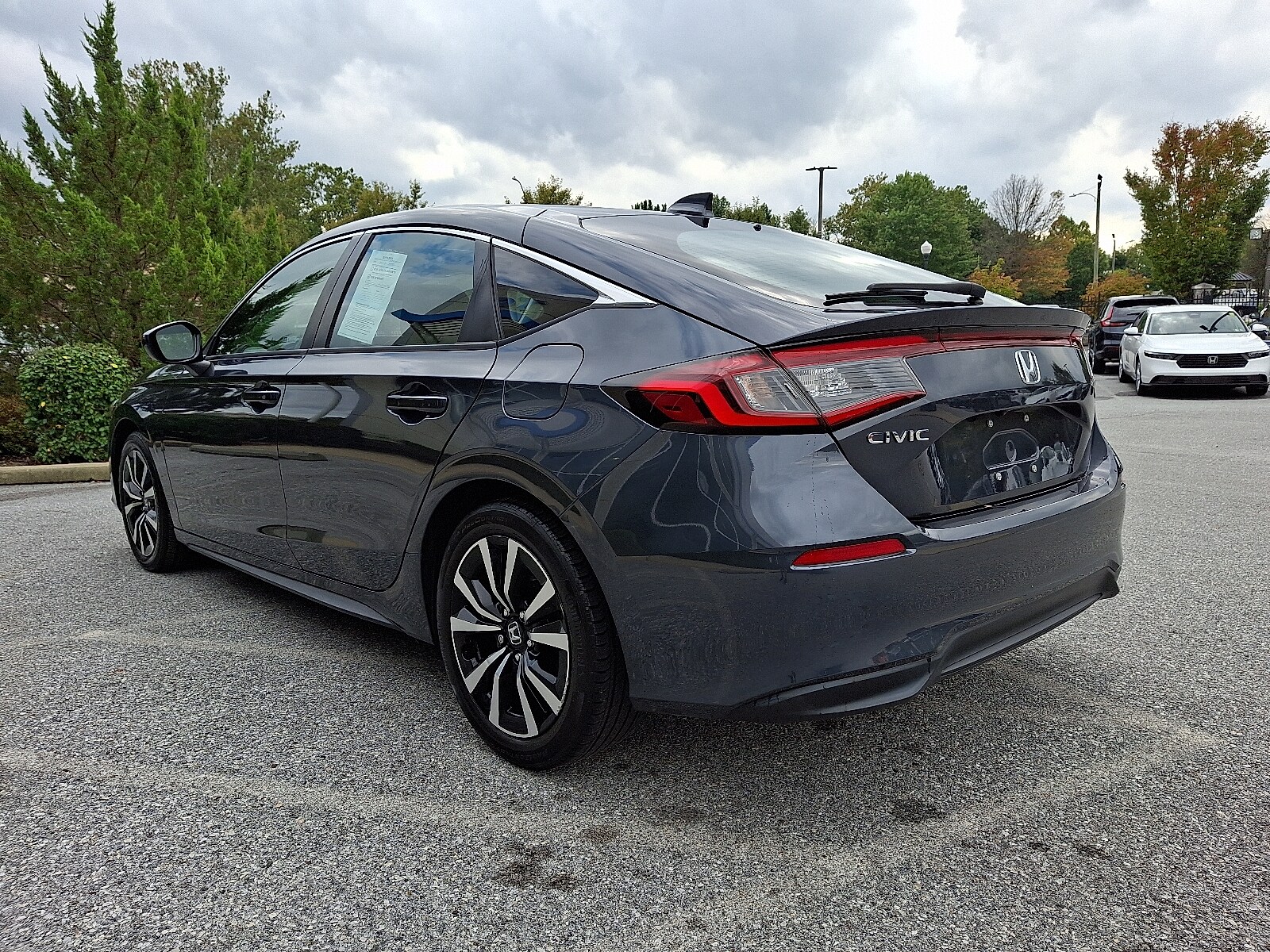 2022 Honda Civic EX-L Hatchback photo 2