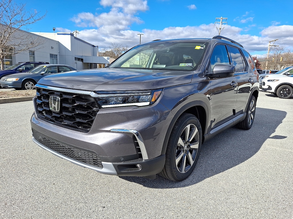 New 2025 Honda Pilot Touring Sport Utility