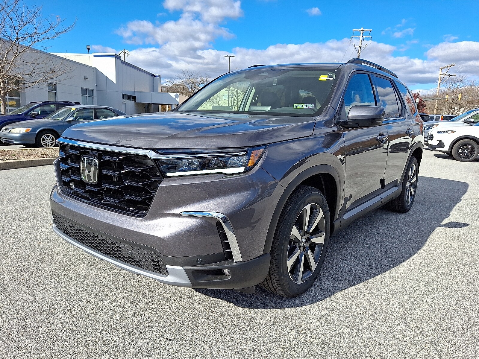 2025 Honda Pilot Touring photo 2