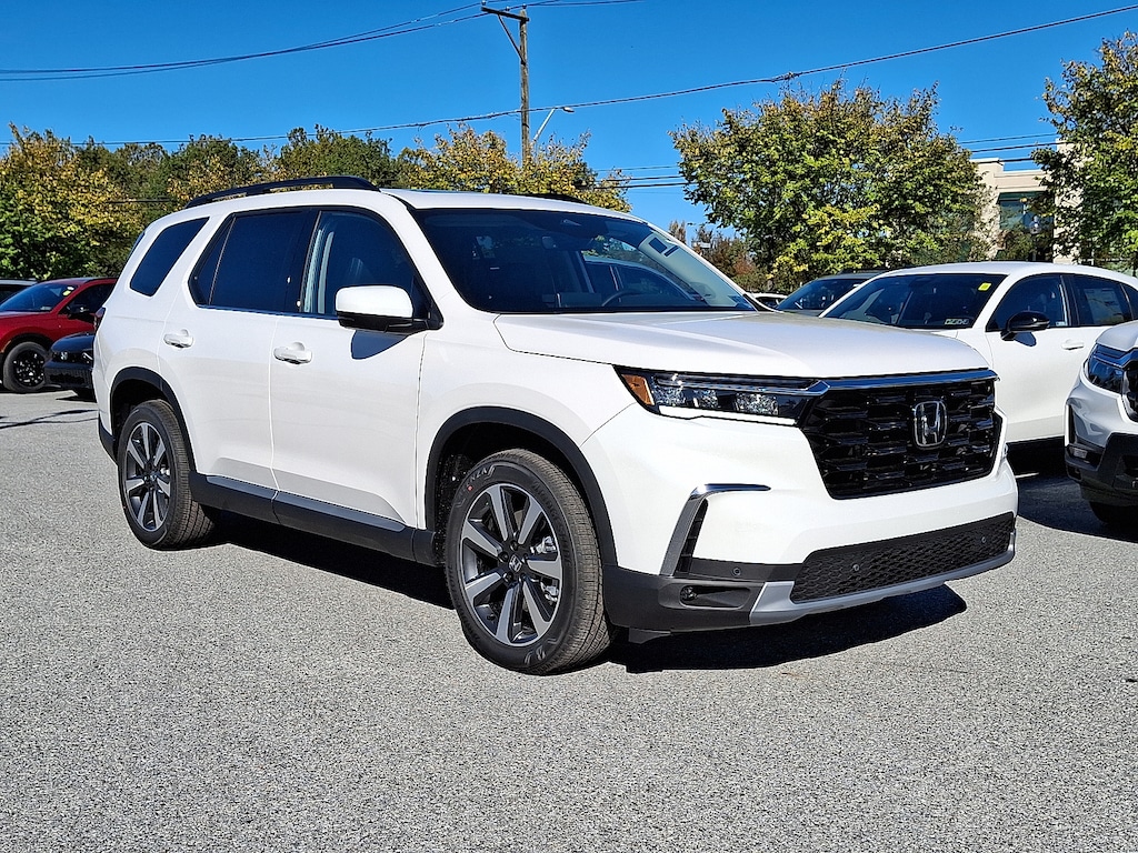 New 2025 Honda Pilot Touring Sport Utility