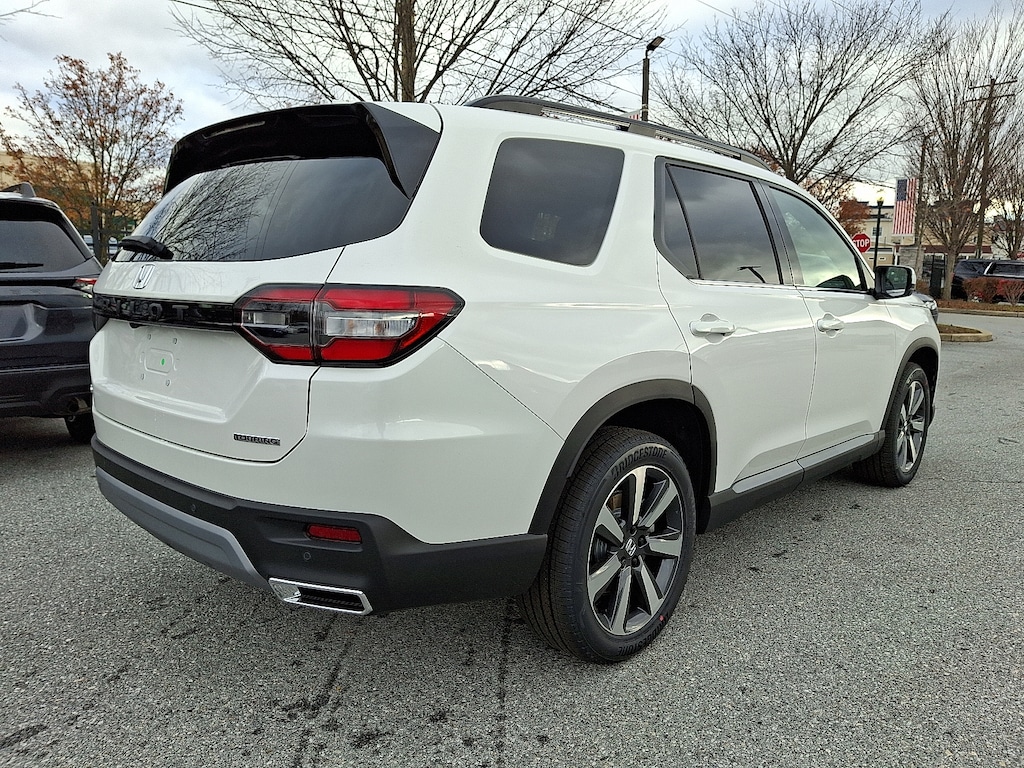 New 2025 Honda Pilot Touring Sport Utility