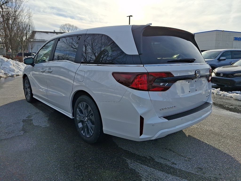 New 2026 Honda Odyssey Touring Mini-van, Passenger