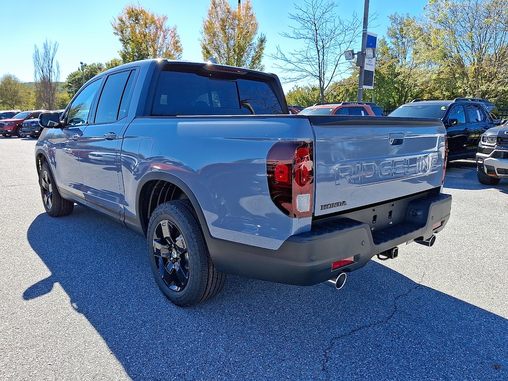 New 2026 Honda Ridgeline Black Edition Crew Cab Pickup