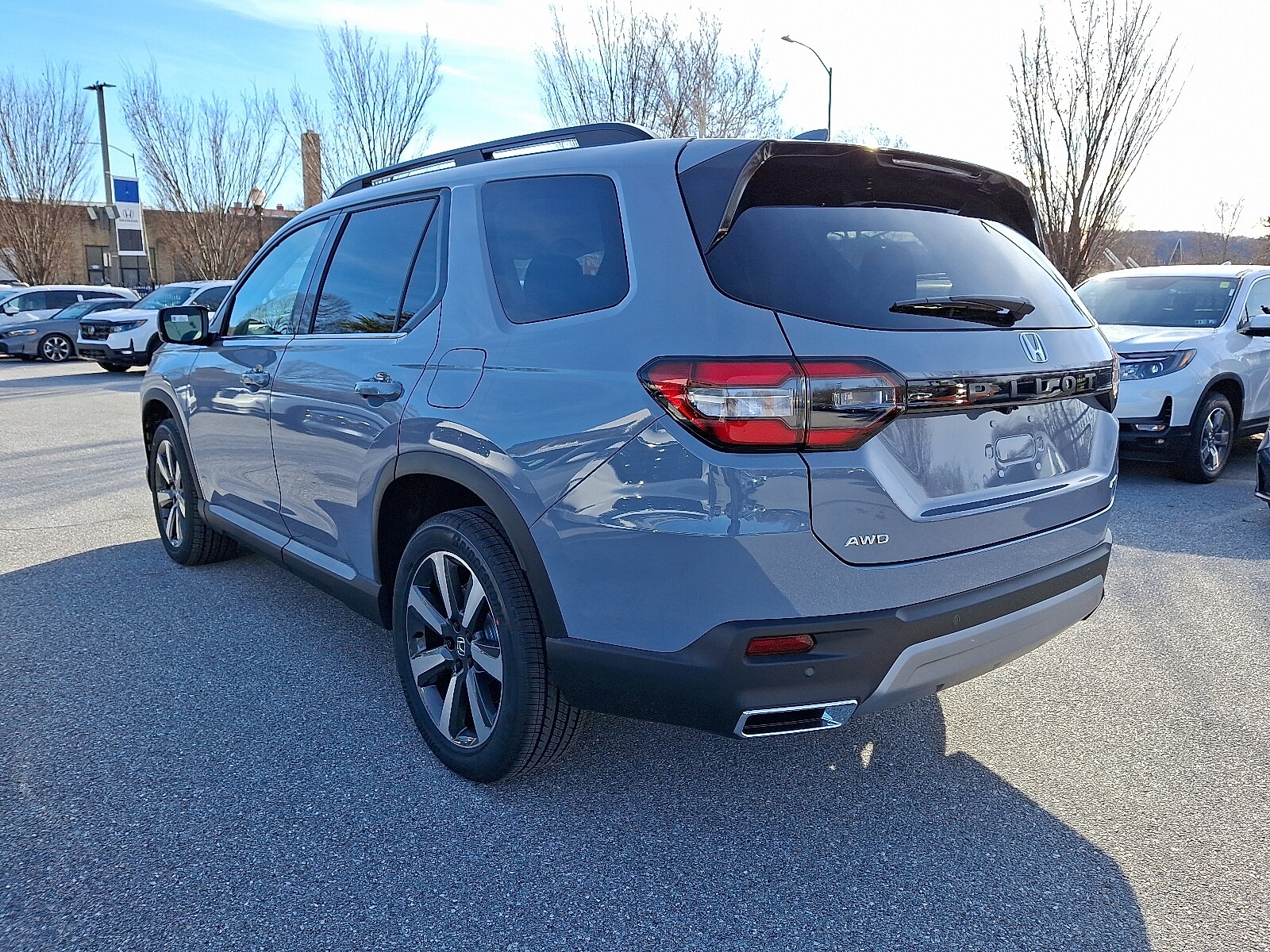 2025 Honda Pilot Touring photo 2