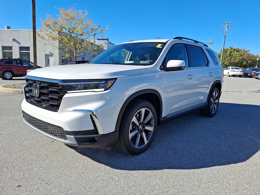 New 2025 Honda Pilot Touring Sport Utility