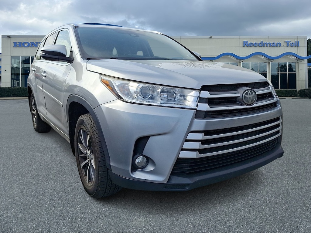 Used 2017 Toyota Highlander XLE Sport Utility
