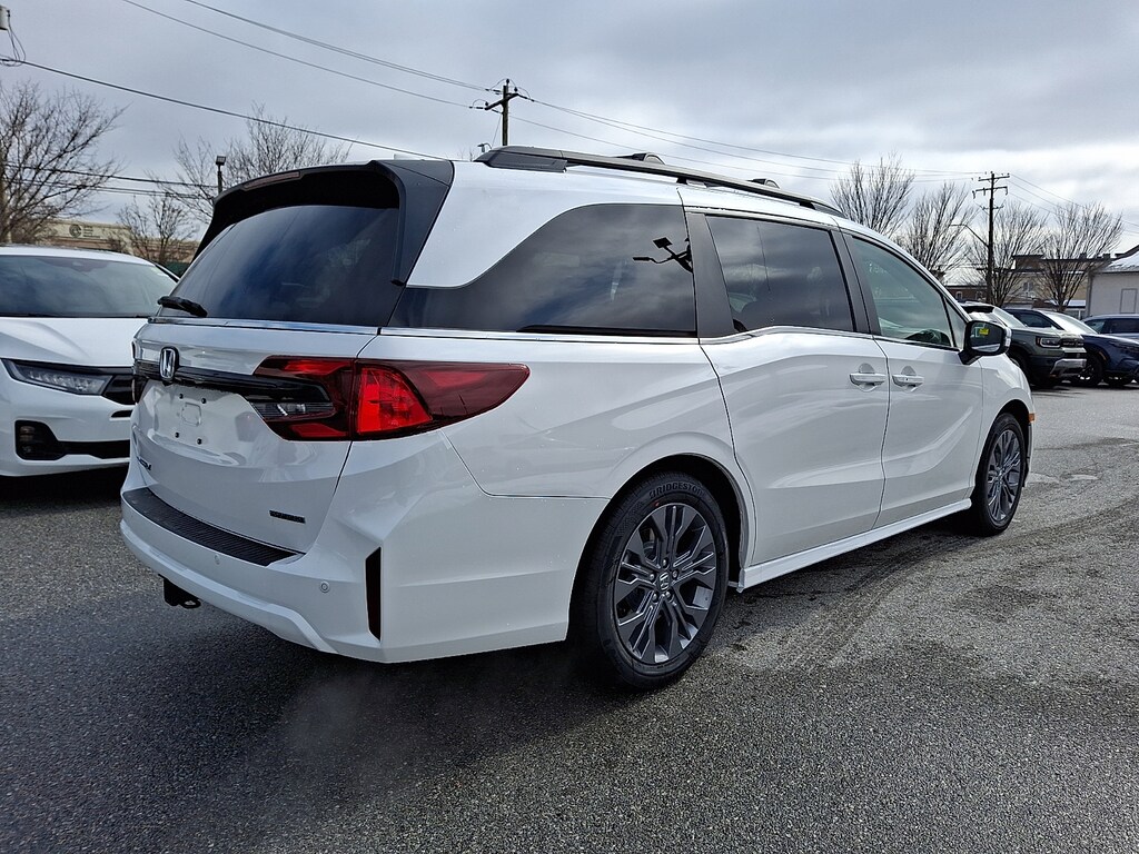 New 2026 Honda Odyssey Touring Mini-van, Passenger