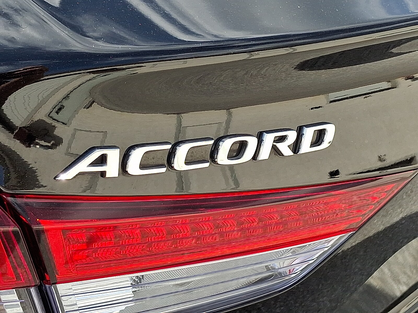 2020 Honda Accord Hybrid EX photo 3