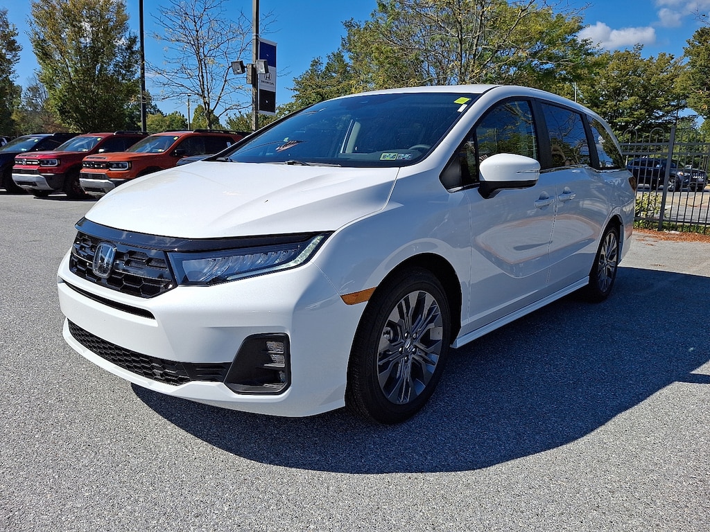 New 2026 Honda Odyssey Touring Mini-van, Passenger