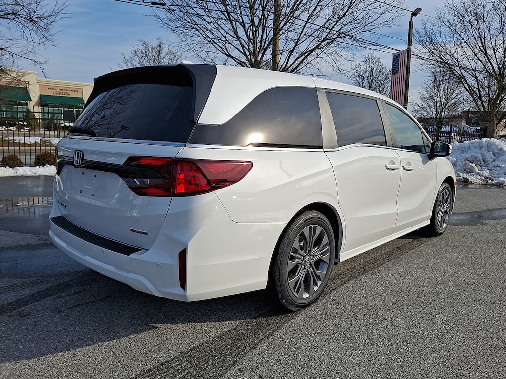 New 2026 Honda Odyssey Touring Mini-van, Passenger