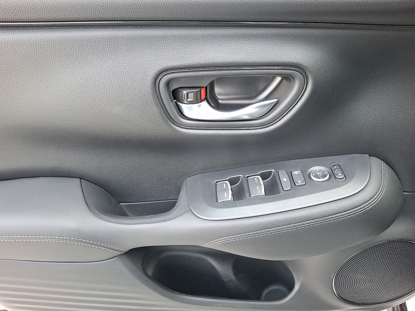2026 Honda HR-V EX-L - Photo 8