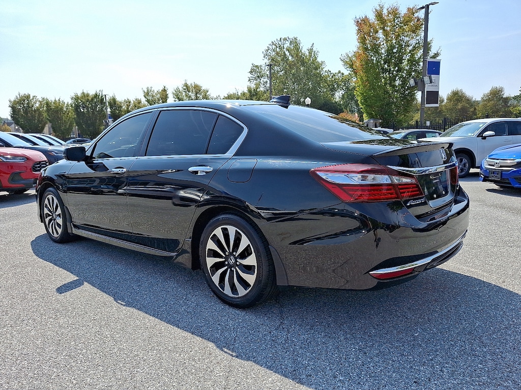 Used 2017 Honda Accord Hybrid Touring Car
