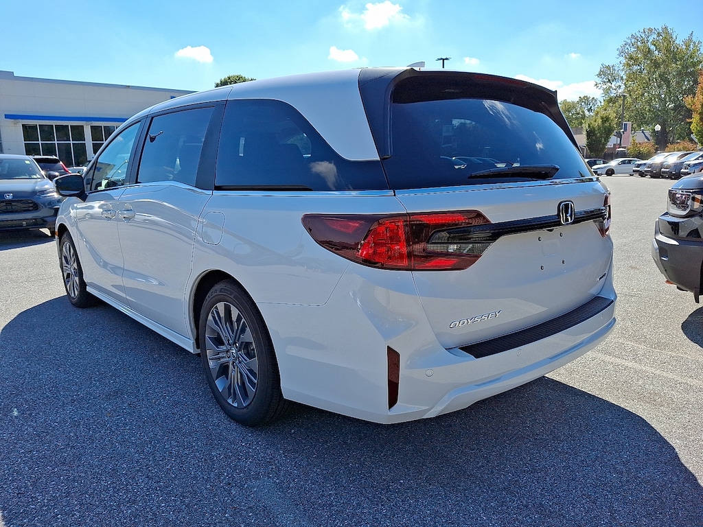 New 2026 Honda Odyssey Touring Mini-van, Passenger