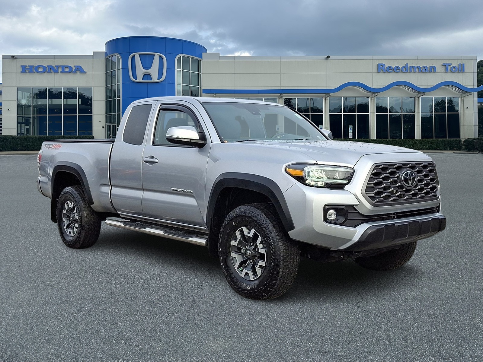 2023 Toyota Tacoma TRD Off Road's photo