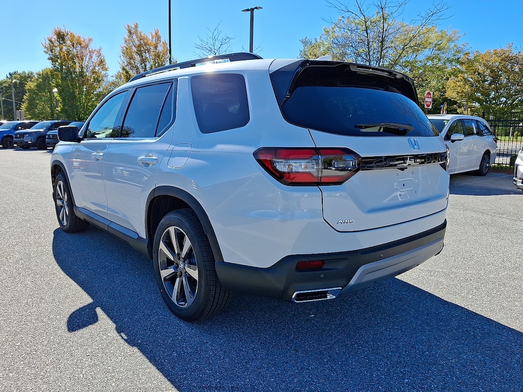 New 2025 Honda Pilot Touring Sport Utility