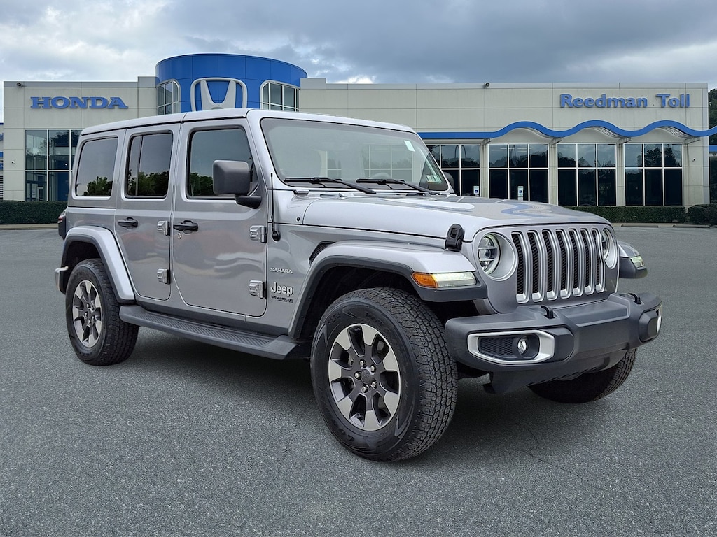 Used 2018 Jeep Wrangler Unlimited Sahara 4x4 Sport Utility