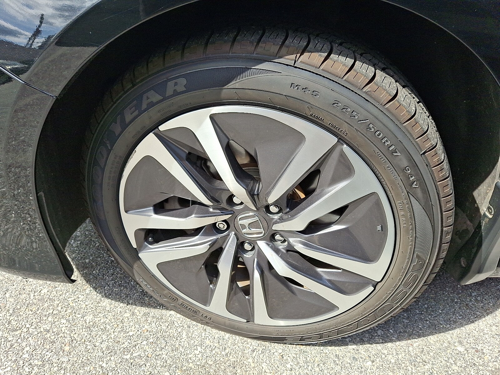 2020 Honda Accord Hybrid EX photo 2