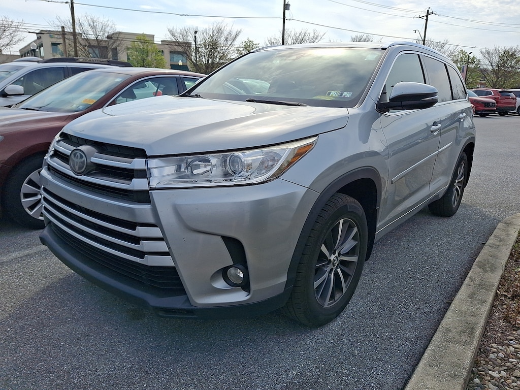 Used 2017 Toyota Highlander XLE Sport Utility