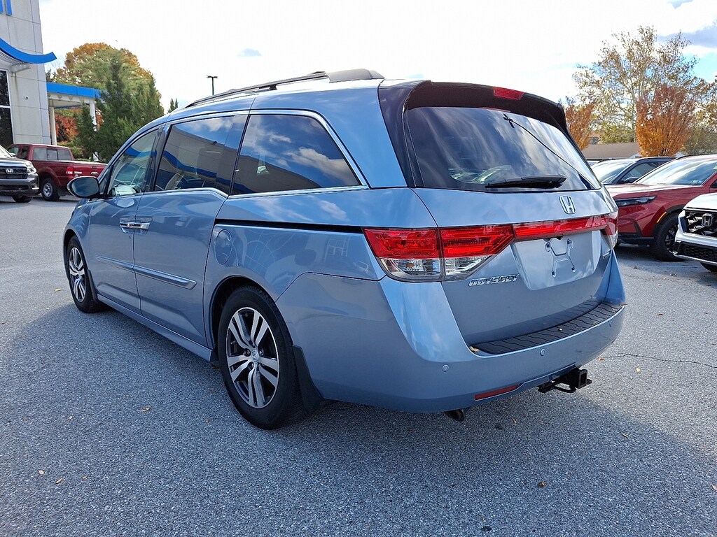 Used 2014 Honda Odyssey Touring Mini-van, Passenger