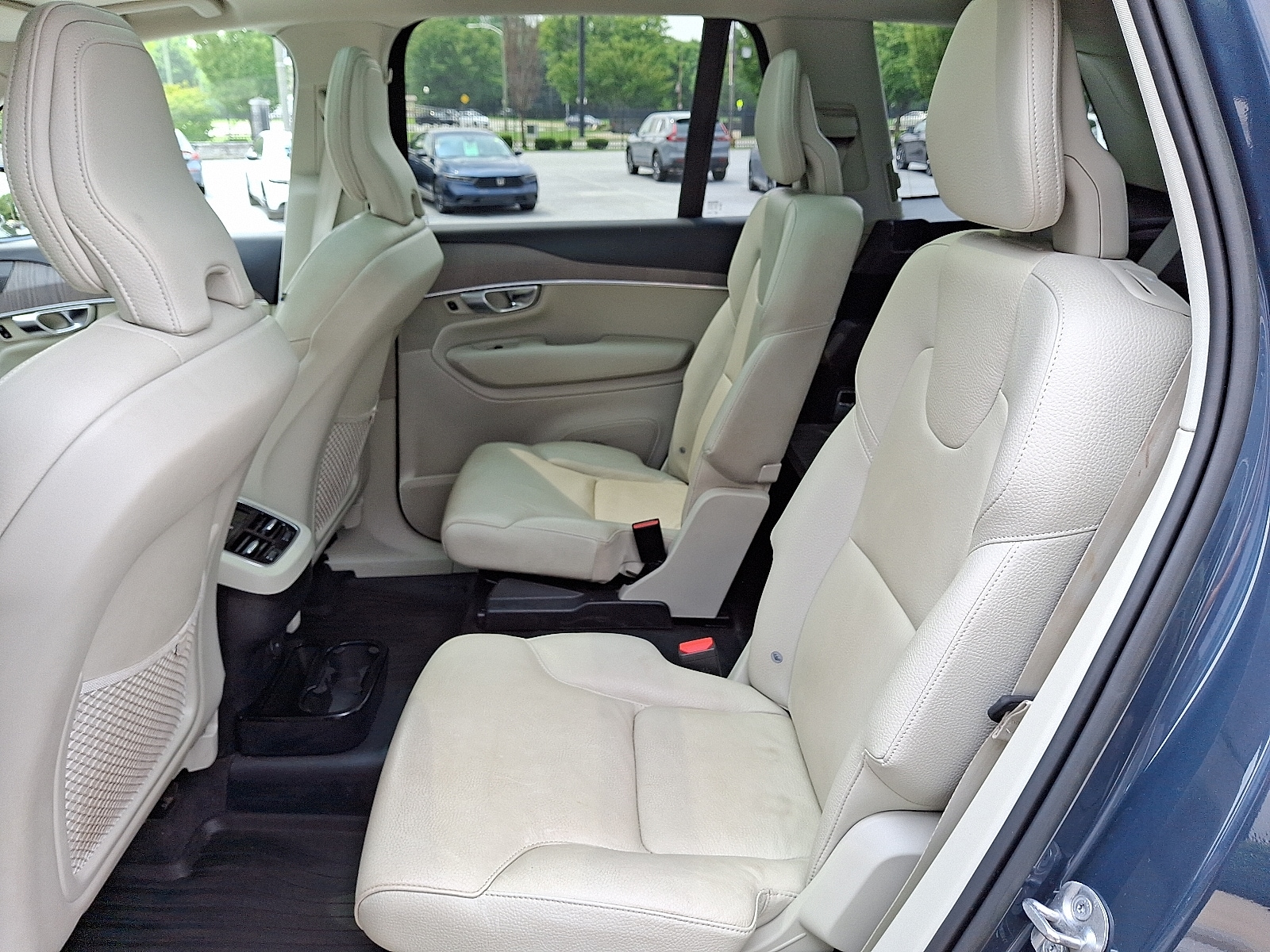 2023 Volvo XC90 Plus - Photo 10